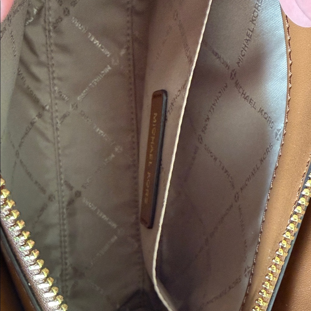 Michael Kors Tan Leather Handbag small Shelia - Picture 6 of 8